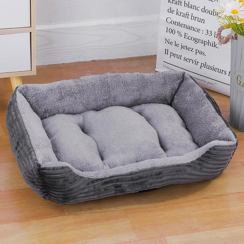 Maison d’hiver carrée pour chien & chat – Lit chaud avec tapis imperméable