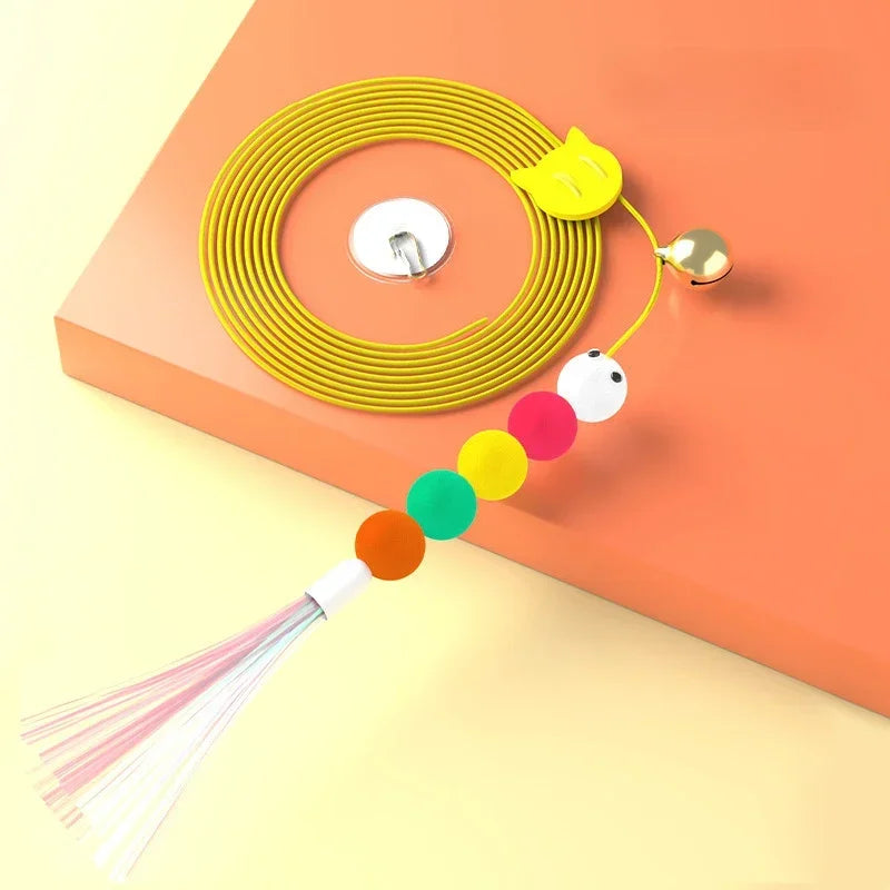 Jouet suspendu en peluche avec corde et clochette