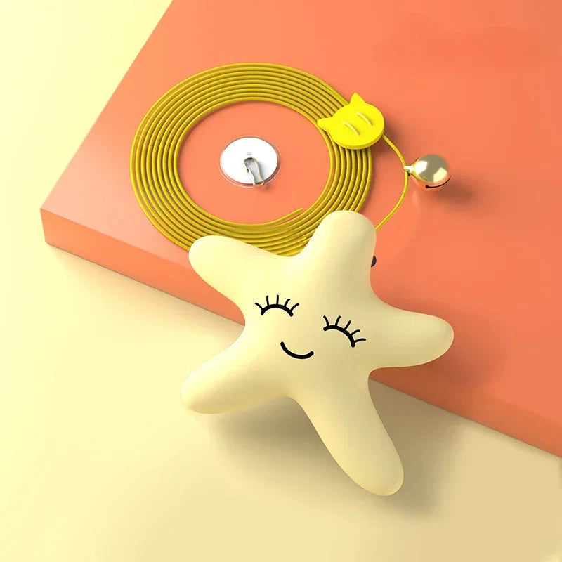 Jouet suspendu en peluche avec corde et clochette