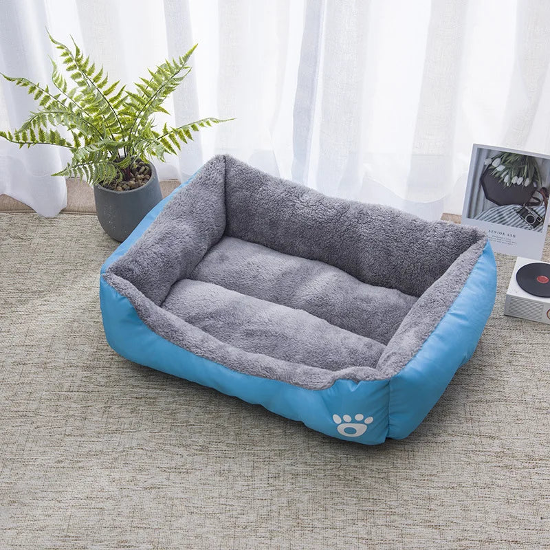 Maison d’hiver carrée pour chien & chat – Lit chaud avec tapis imperméable